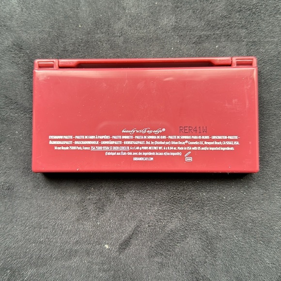 Urban Decay Aphrodisiac eyeshadow palette - Picture 3 of 3